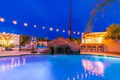 Image de ResortOldTownLuxury+3houses+SpourtCrt+Shuffle+Golf