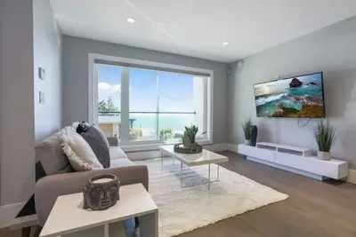 Image de Luxury Seaside Escape