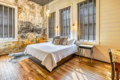 Image de The downtown Brenham Schoolhouse Hotel, Room A
