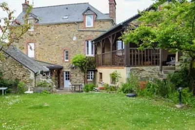 Image de \"La Colline\" Maison de Famille Ă 100 m de la Rance