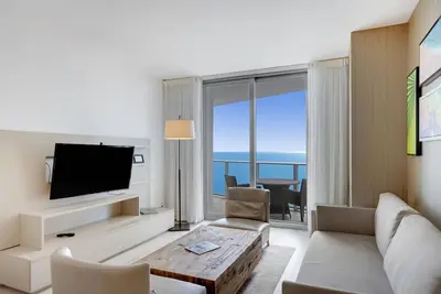 Image de 18th Floor Ocean Views, Pool, Beach & Fitness