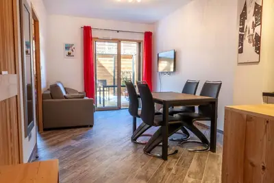 Image de À 100m des pistes de ski, Rez-de-chaussée, terrasse, parking, 31m², Morzine