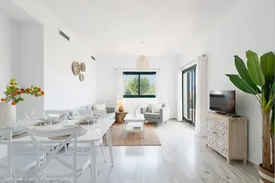 Image de Prachtig Gerenoveerd Bg Appartement met Zonnig Terras en Zwembad!
