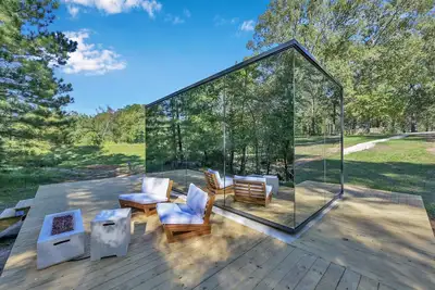 Image de ÖÖD Texas Mirror House (Houston)