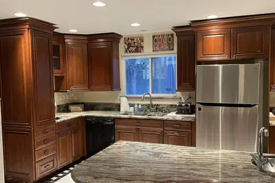 Image de South West 5 bedroom W/ view of Downtown