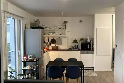 Image de Appartement à 5 minutes du métro, parking sécurisé, idéal pour les familles
