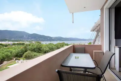 Image de Studio 'Villa Dionysia 9' avec piscine partagée, Wi-Fi et climatisation