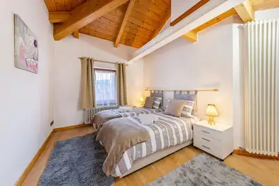 Image de Appartement \"Casa Felice Venas\" avec vue sur les montagnes, balcon et Wi-Fi
