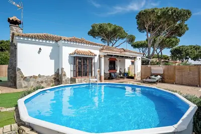 Image de Maison de vacances \"Villa Mami - familles uniquement\" avec mini-piscine privée, 2 terrasses privées et Wi-Fi