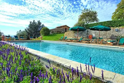 Image de Maison de vacances privée avec piscine privée, climatisation, Wifi, Tv, près de Florence