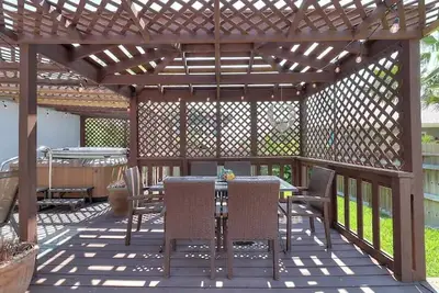 Image de Key Allegro Coastal Serenity! Private Hot Tub! Walking distance to Ocean!