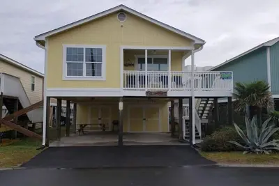 Image de Sunset Square O - Second Row complex in Garden City Beach, Sc