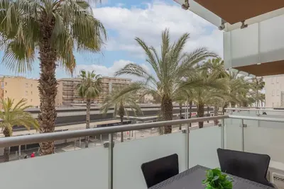 Image de Bel appartement pour 5 personnes avec climatisation, Wifi, Tv et balcon