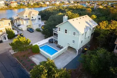 Private Pool, Spa & Spacious Deck