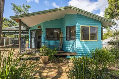 Image de Blue House Surf Shack - Pet Friendly - Pet Friendly Authentic Beach House