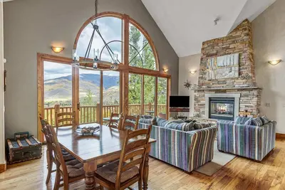 Black Hawk Vista - Sleeps 10