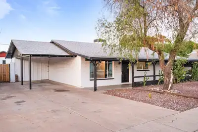 Image de OldTown Scottsdale | Heated Pool | Golf | Fun!