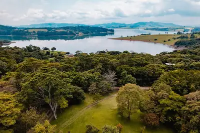Image de Sitio Ă Beira da Represa - Um RefĂşgio de Paz e DiversĂŁo