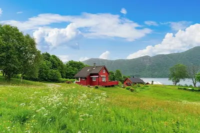 Gemütliche Hütte Direkt am Wunderschönen Dalsfjord