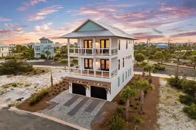 Image de Stay Here for Fall Break! Community Amenities! Gulf Views! Beach Access!