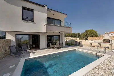 Image de Maison de vacances Risika pour 1 - 6 personnes avec 3 chambres à coucher - Maison jumelée