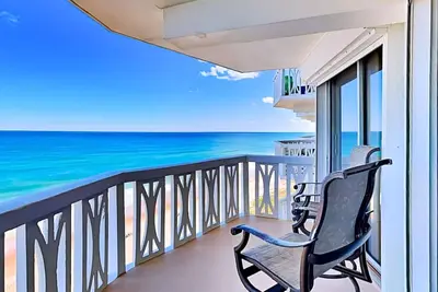 Image de Oceanside Retreat 804 | Pet-Friendly with Community Pool + Just Steps From the B