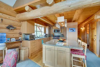 Image de Rustic Ward Retreat w\/ Deck + Mountain Views!