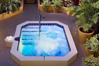 Image de Spacious Unit with Full Kitchen, Outdoor Pool, Pets Allowed!