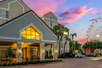 Image de 2 Posh Units, w/ Pool, Close to Orlando Attractions