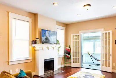 Image de Breakfast Club - U of Tampa Flat in N Hyde Park
