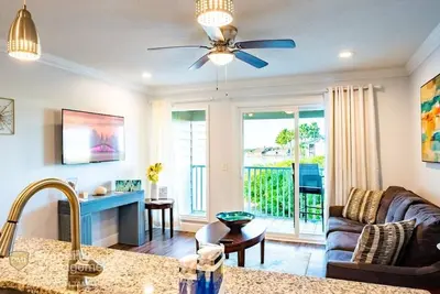 Image de Paradise Point - Sunset Bliss, Tropical Flair
