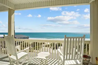 Image de Ocean views from every room w/ Elevator & Private Beach Access! Linens included