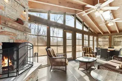 Image de Charming Lake Geneva Getaway 4/2 with Hot Tub