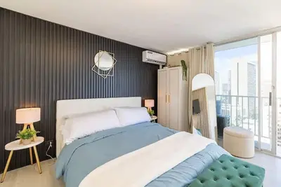 Image de Stylish, Newly Renovated Condo Near Waikiki Beach