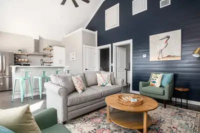 Image de Ocean views~ Dog Friendly~Cls 2 Beach~2 suites ~ Nauti Bird Bungalow