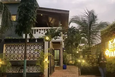 Image de villa that comes with all amenities that a family requires for a perfect stay. \n