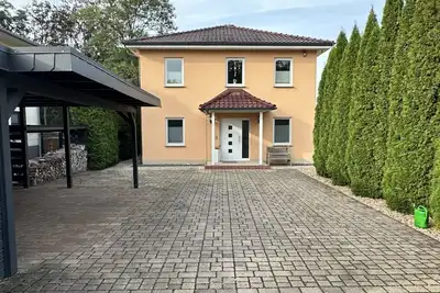 Image de Stadtvilla in Leipzig 7 Personen 3 Schlafzimmer 2 Bäder Garten und Terrasse