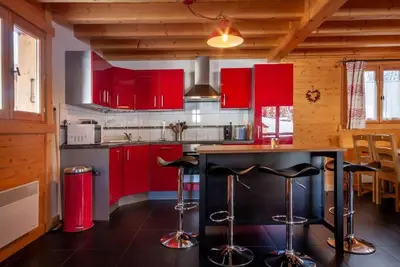 Image de Chalet, 3ème étage, vue montagne, sauna, balcon, cheminée ou poêle à bois, télévision, 120m²