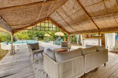 Image de Mount Dora Home: Private Pool, Spa & Tropical Bar!