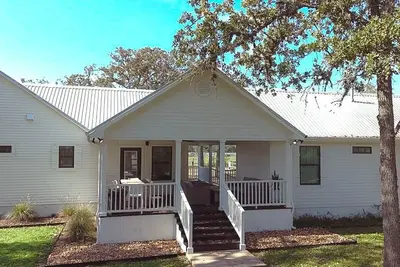 Image de Modern Farmhouse Bliss: Your Secluded Sanctuary for Ultimate Relaxation