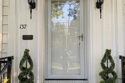 Image de The Chelsea of Medina - Walk to historic square, dining, shopping and more.