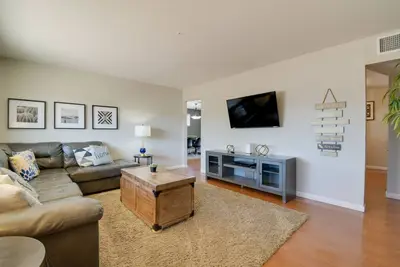 Tempe Home w/ Hot Tub Next to Papago Park