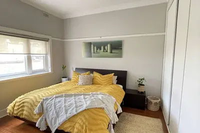 Image de 3 Bedroom renovated inner city home with games room and entertainment retreat!