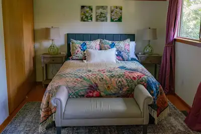 Image de Secret Garden Guest House w/access to PowellsWood