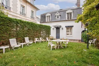 Image de Maison avec jardin en plein cœur de Deauville. Proche de restaurants et plage