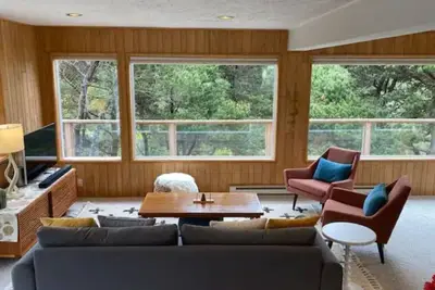 Image de Beach House in the Pines - hot tub, walk to beach\n