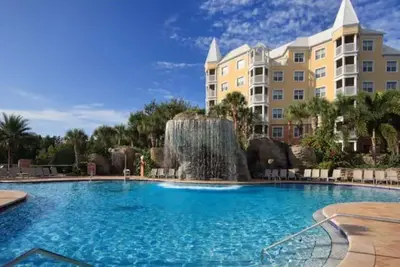 Image de Hilton Grand Vacations @ Seaworld \nSleeps 6 - 2 King bedrooms - 2 bathrooms\n