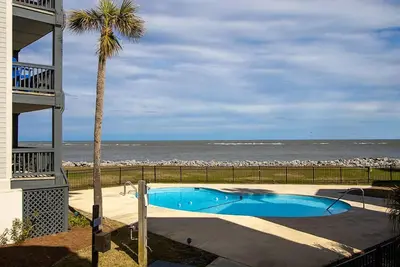 Image de Relax and Unwind at 709 Ocean Cottage – Golf Cart and Resort Access Included!