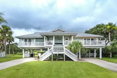 Image de 796 Marlin Drive -  Resort Access Included! Private Pool!