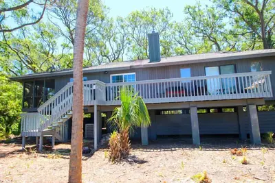 Image de 359 Tarpon Blvd - New to Vrbo! Resort Access Included!